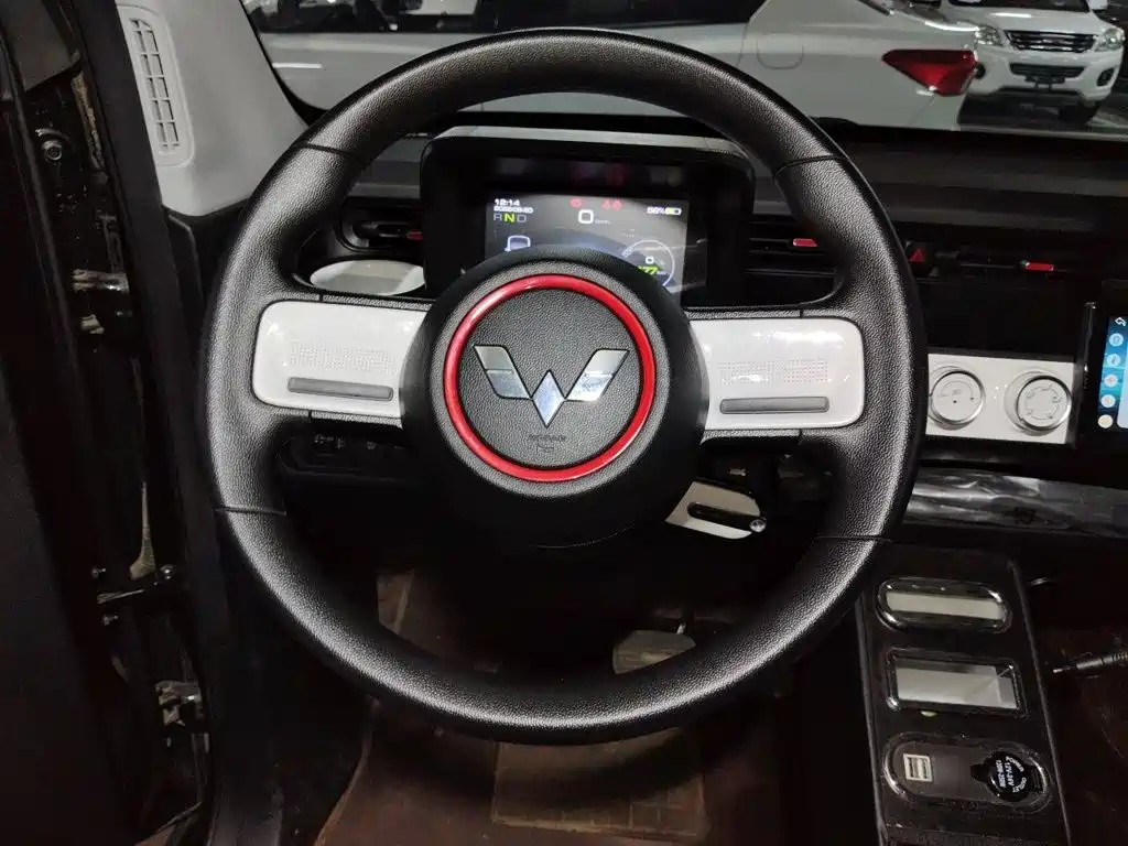 Wuling MINIEV — миниатюра 6