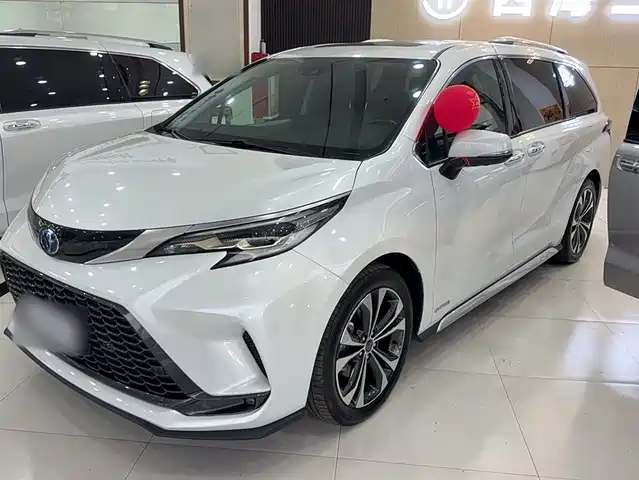 TOYOTA GREVIA 2023