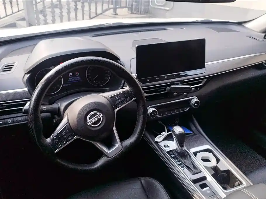 NISSAN TEANA