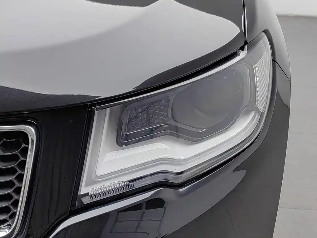 Jeep Compass — миниатюра 7