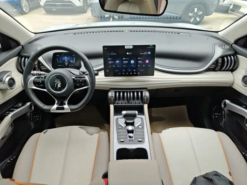 BYD Yuan Plus — миниатюра 10