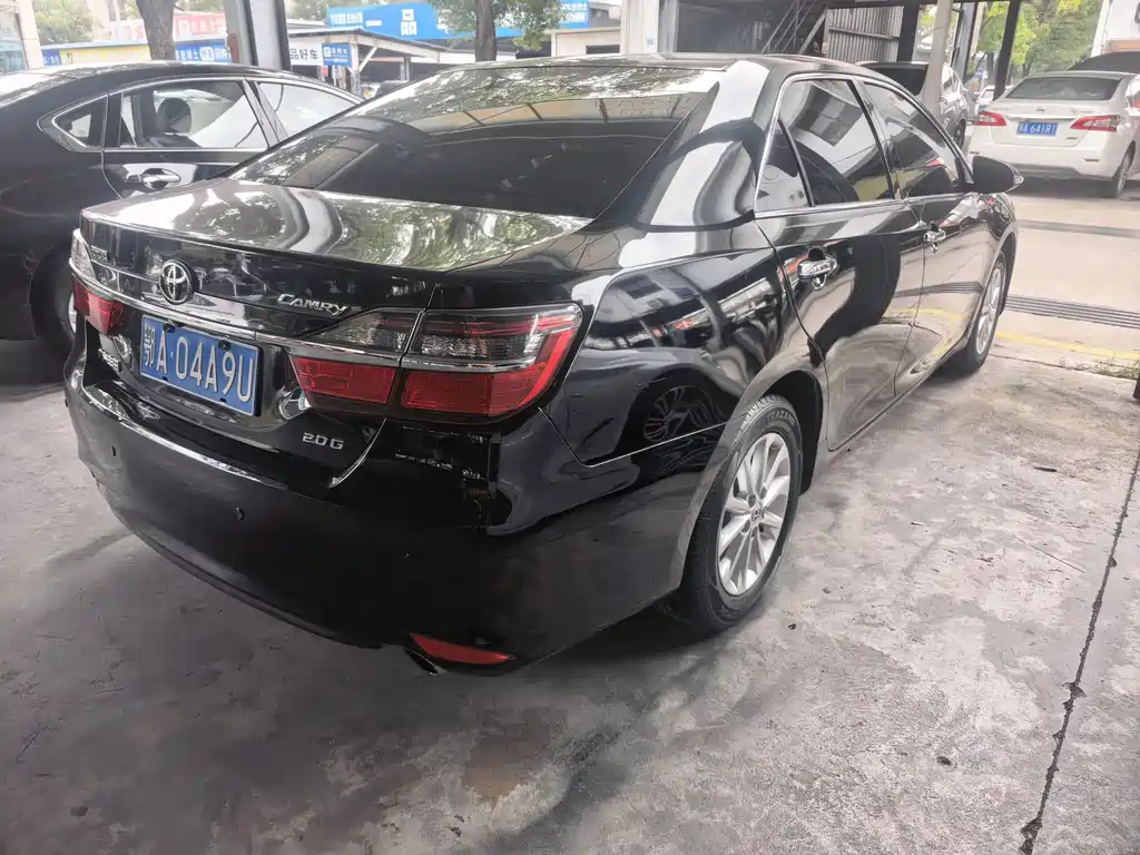 Toyota Camry — миниатюра 9