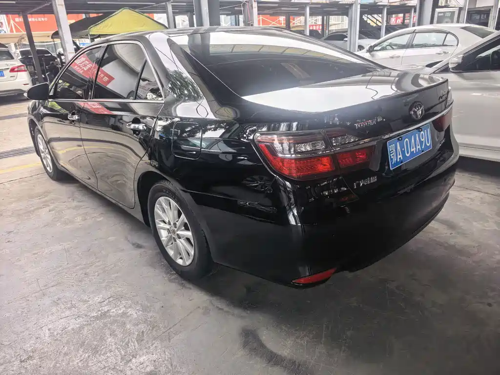 Toyota Camry — миниатюра 7