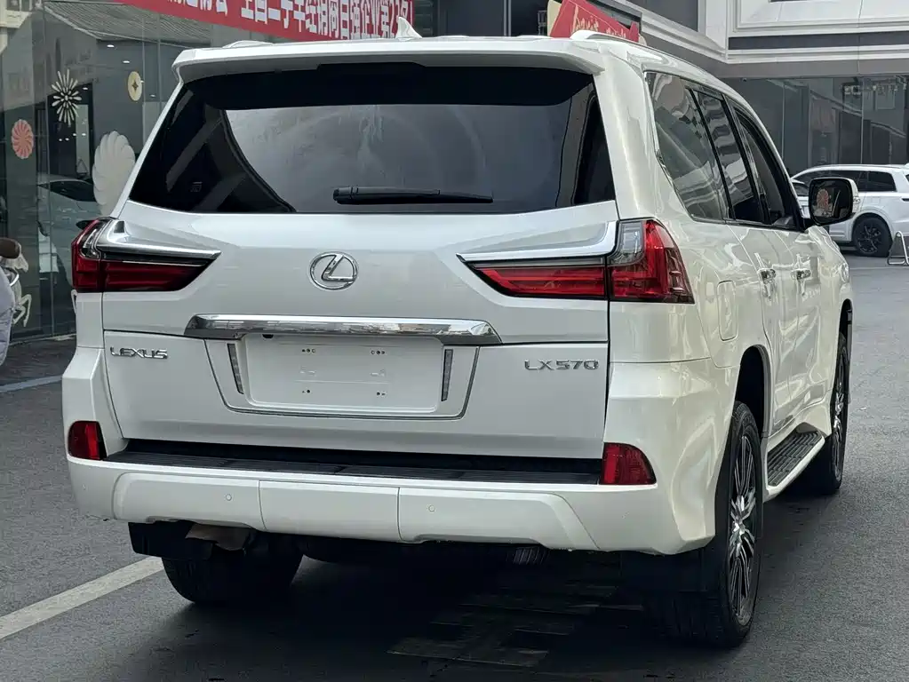 LEXUS LX