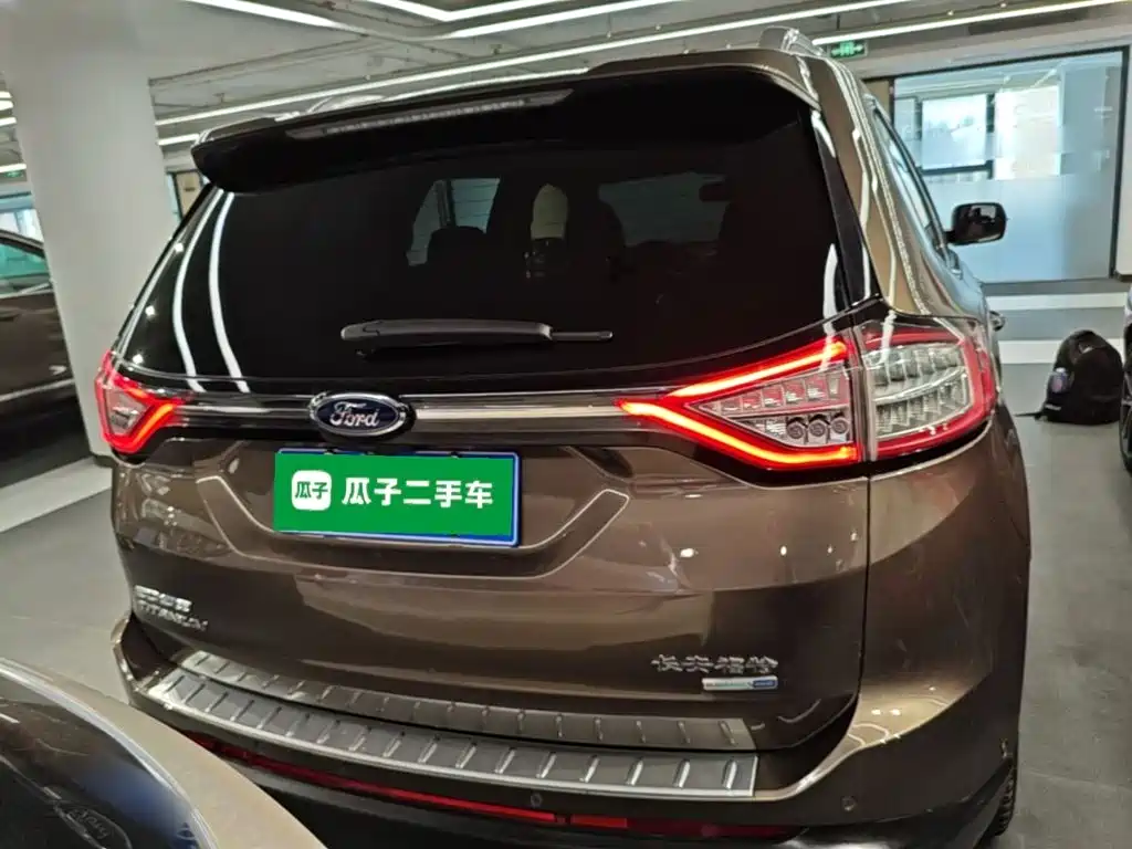 Ford Edge — миниатюра 6