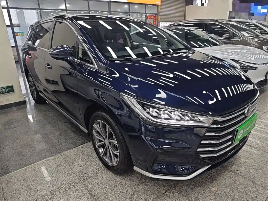 BYD MAX — миниатюра 4