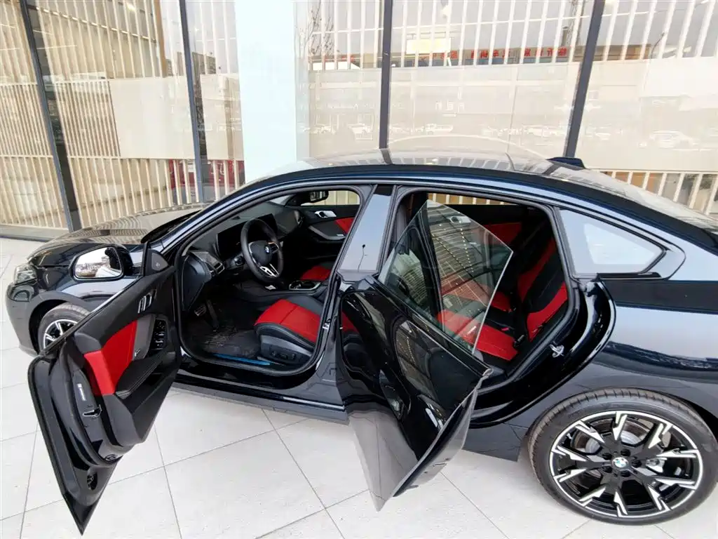 Заказать BMW 2 Series 2026 года за 4 428 457 ₽  из Китая