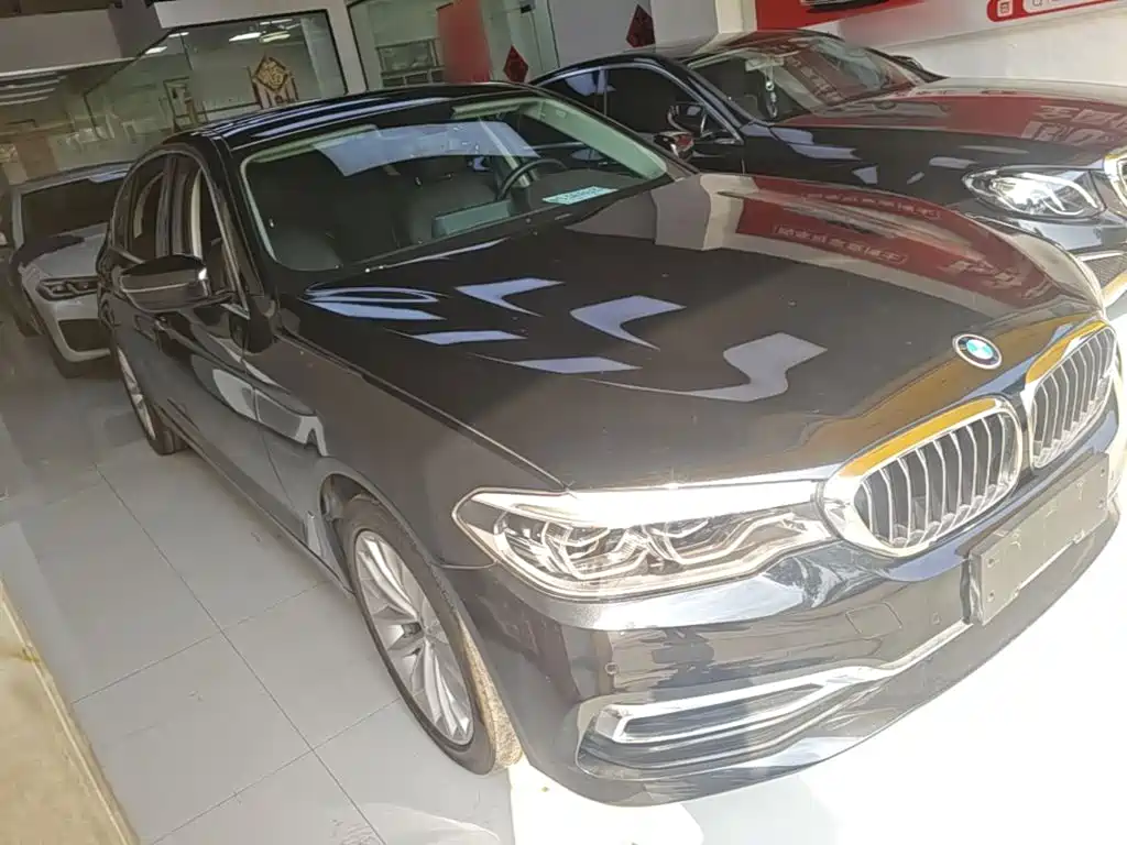BMW 5 Series — миниатюра 4