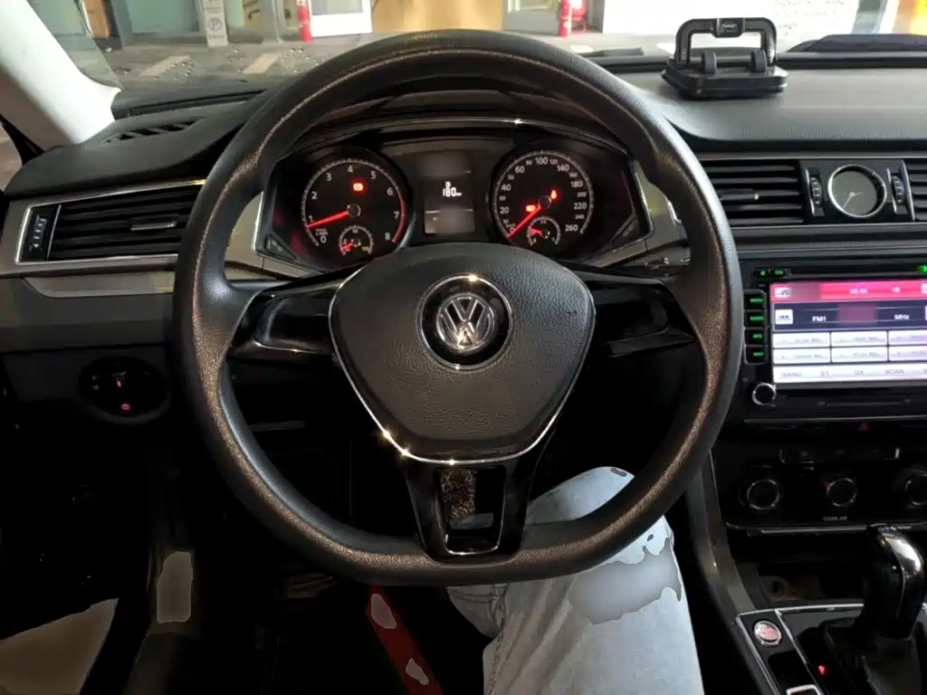 Volkswagen Passat — миниатюра 11