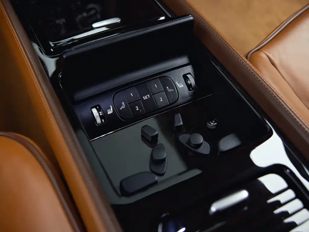 Bentley Flying Spur — миниатюра 18