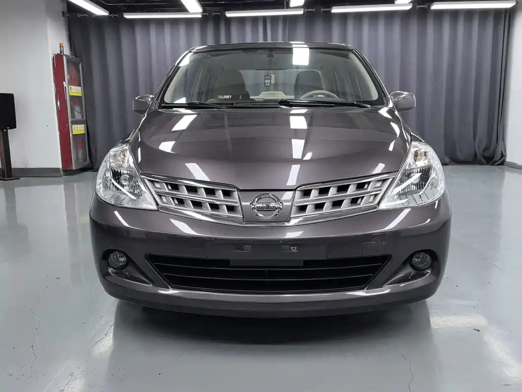 Nissan Tiida — миниатюра 2