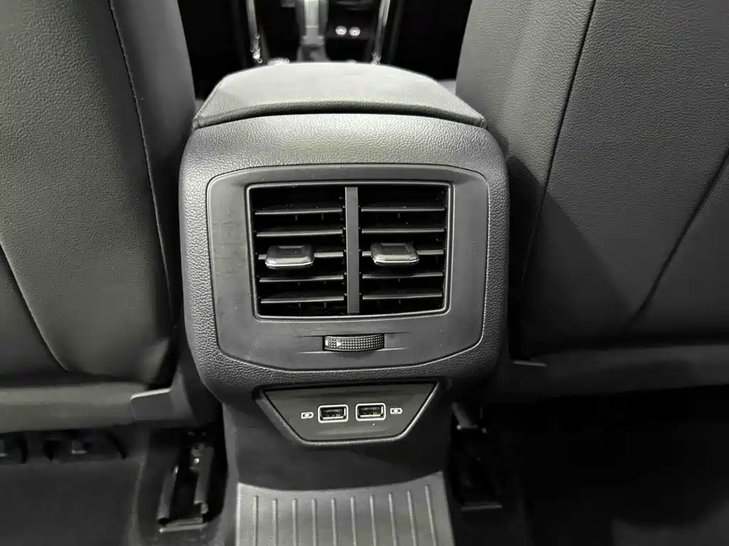 Volkswagen T-Roc — миниатюра 20