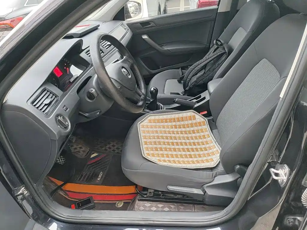 Volkswagen Santana — миниатюра 15