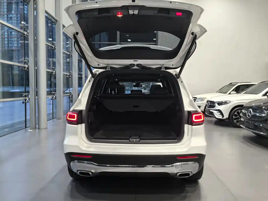 Mercedes-Benz GLB — миниатюра 17