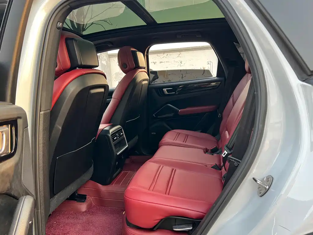 Porsche Cayenne — миниатюра 8