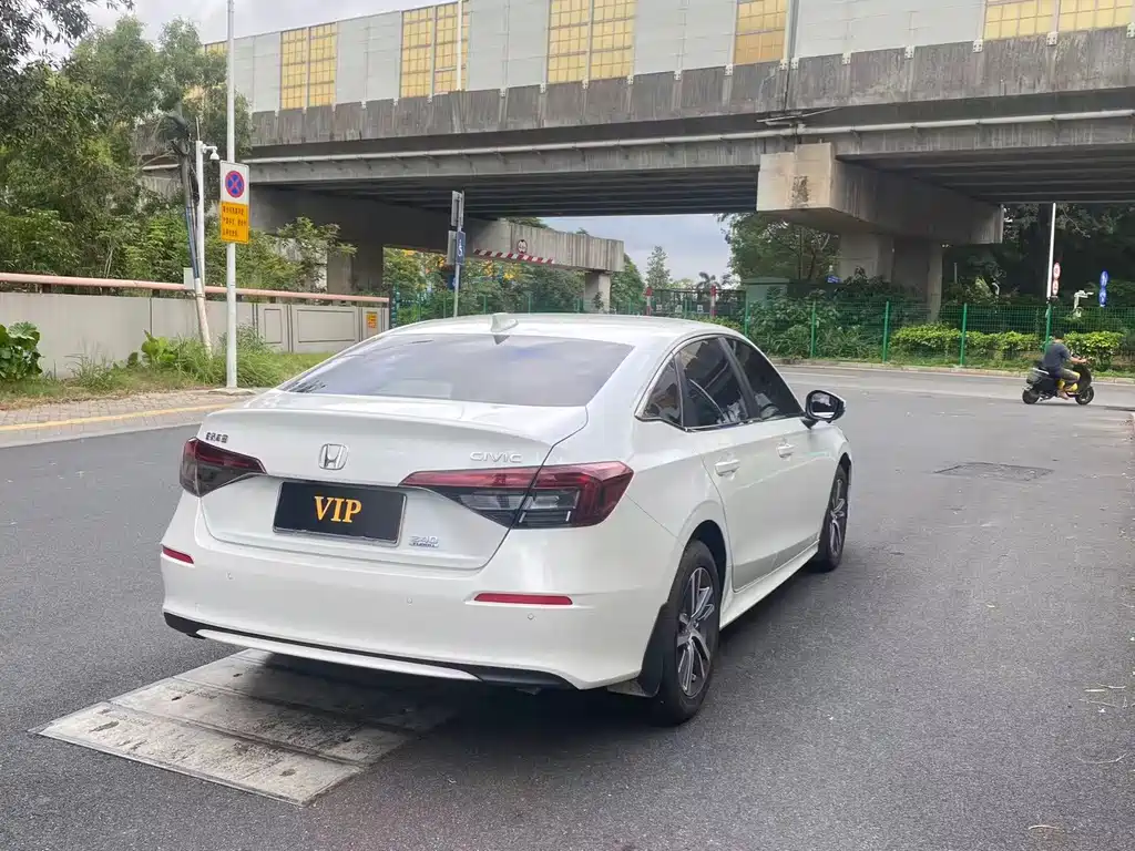 Honda Civic 2025 180TURBO CVT