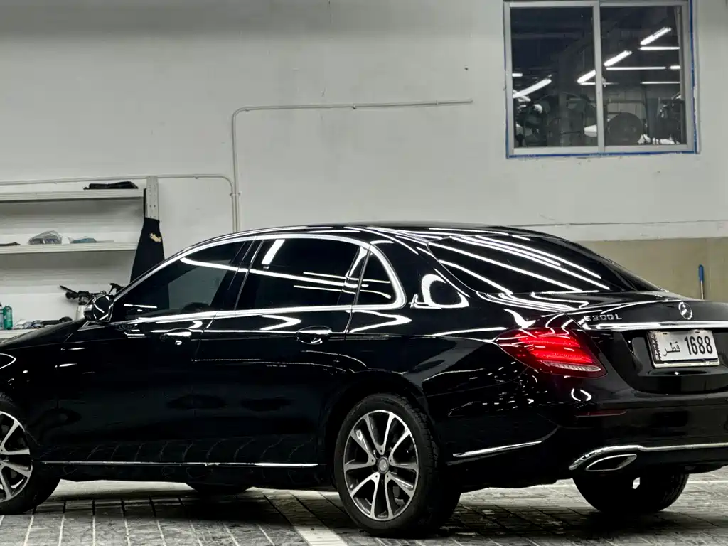 MERCEDES-BENZ E CLASS