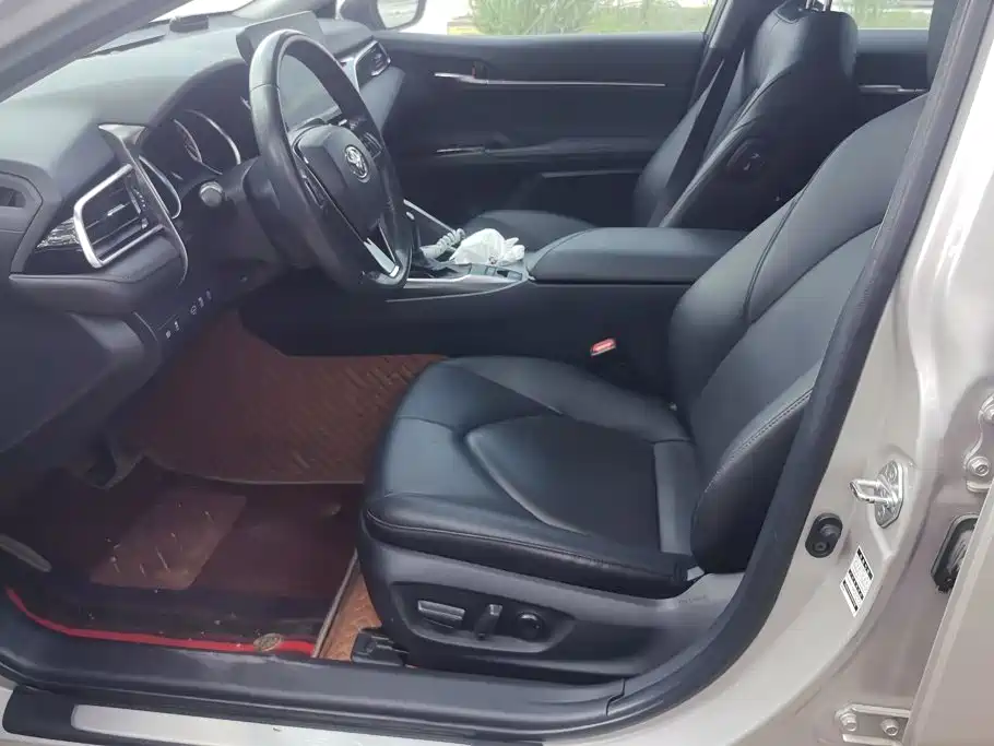 Toyota Camry — миниатюра 9