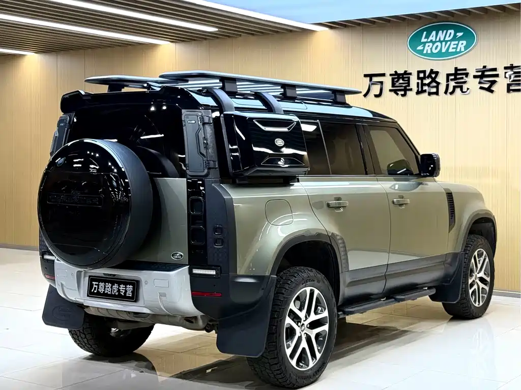 Land Rover Defender 2023 — фото 9