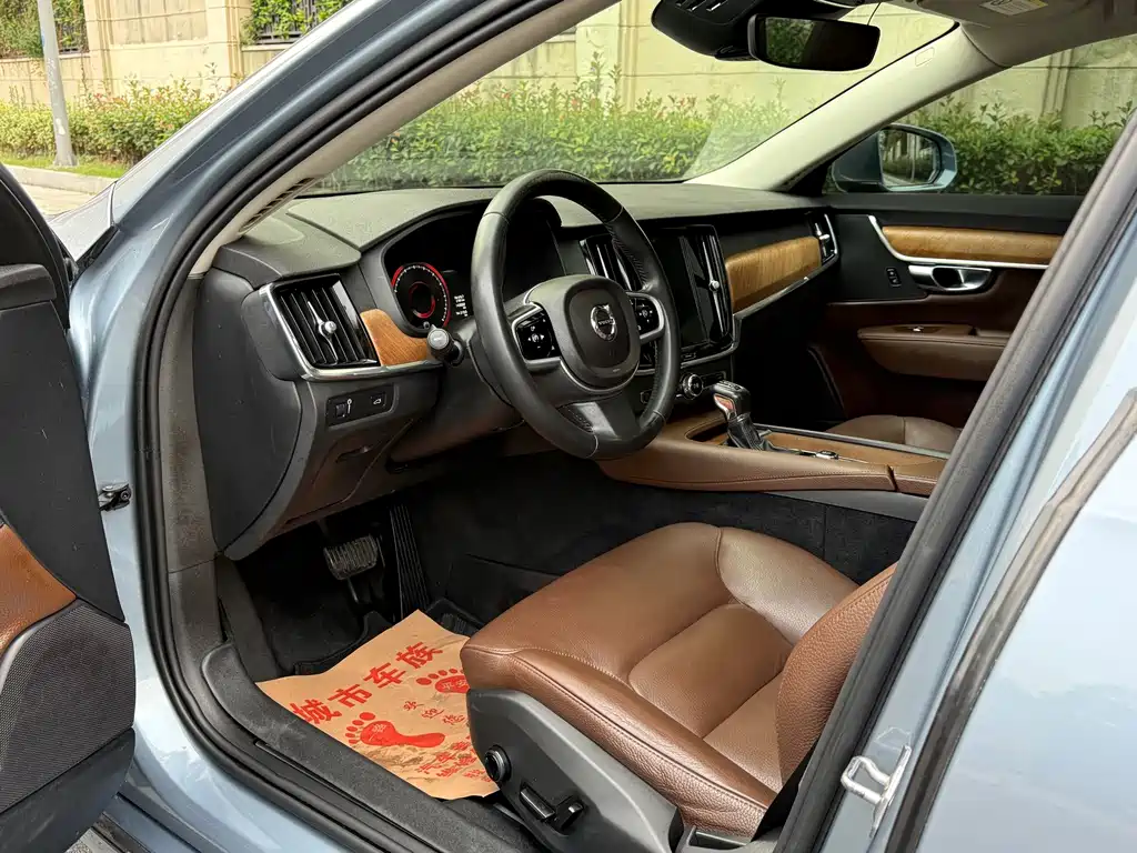 Volvo S90 — миниатюра 11