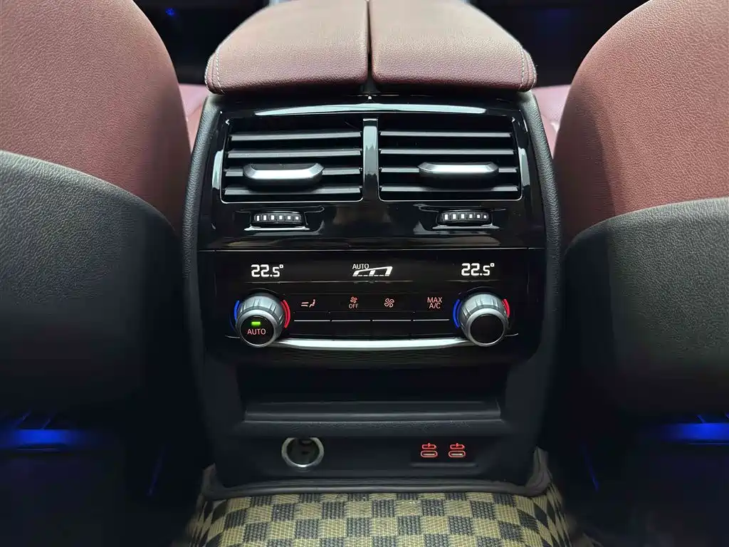 BMW 5 Series — миниатюра 11