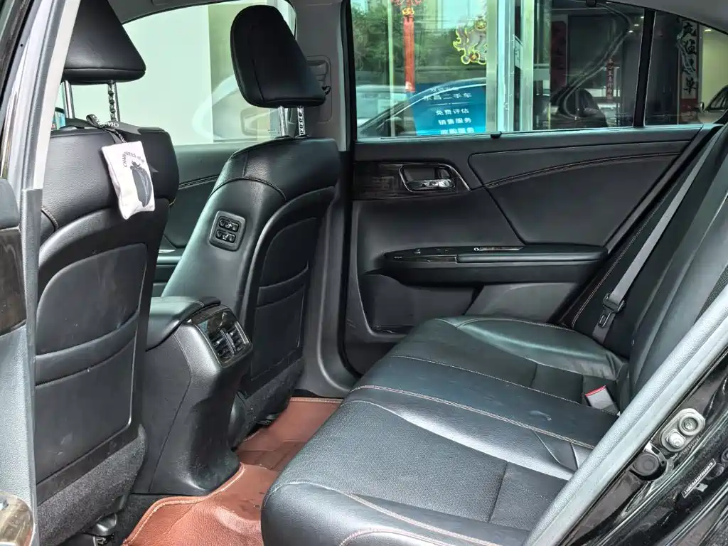 Honda Accord — миниатюра 7
