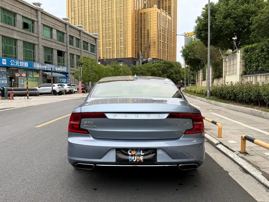 Volvo S90 — миниатюра 3