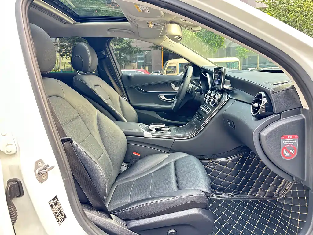 Mercedes-Benz C-Class — миниатюра 7