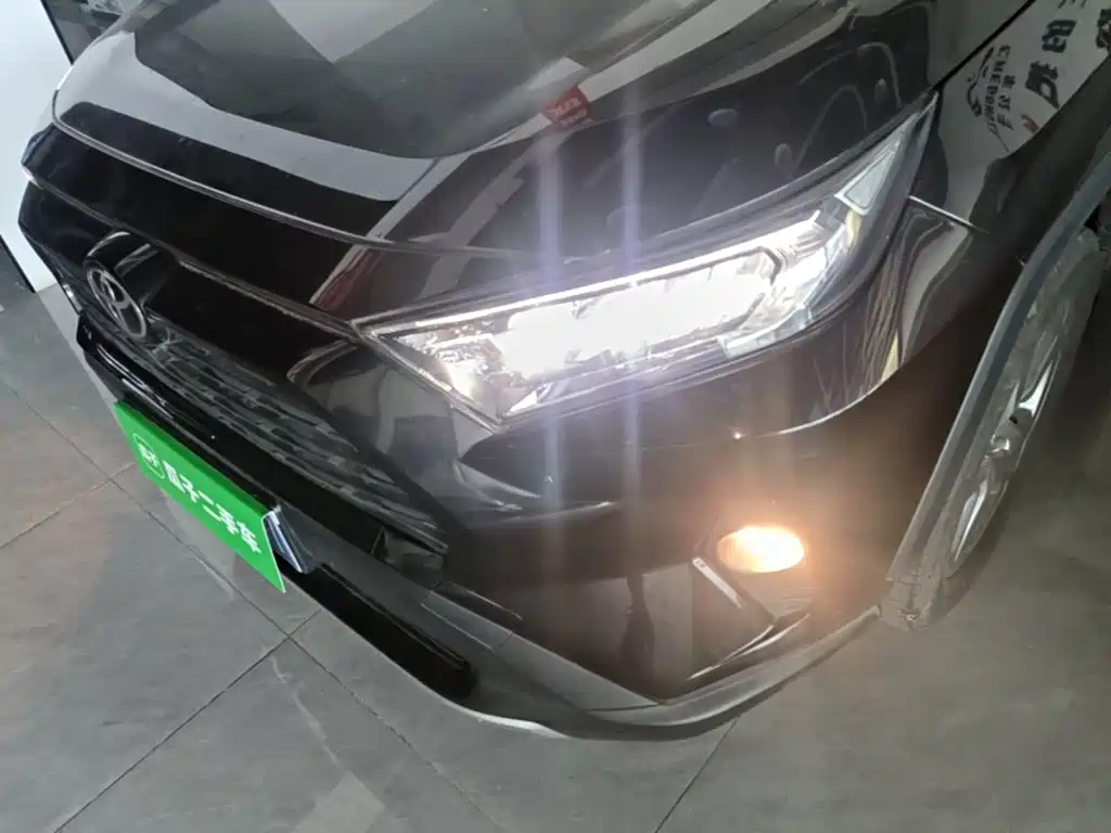 Toyota RAV4 — миниатюра 24