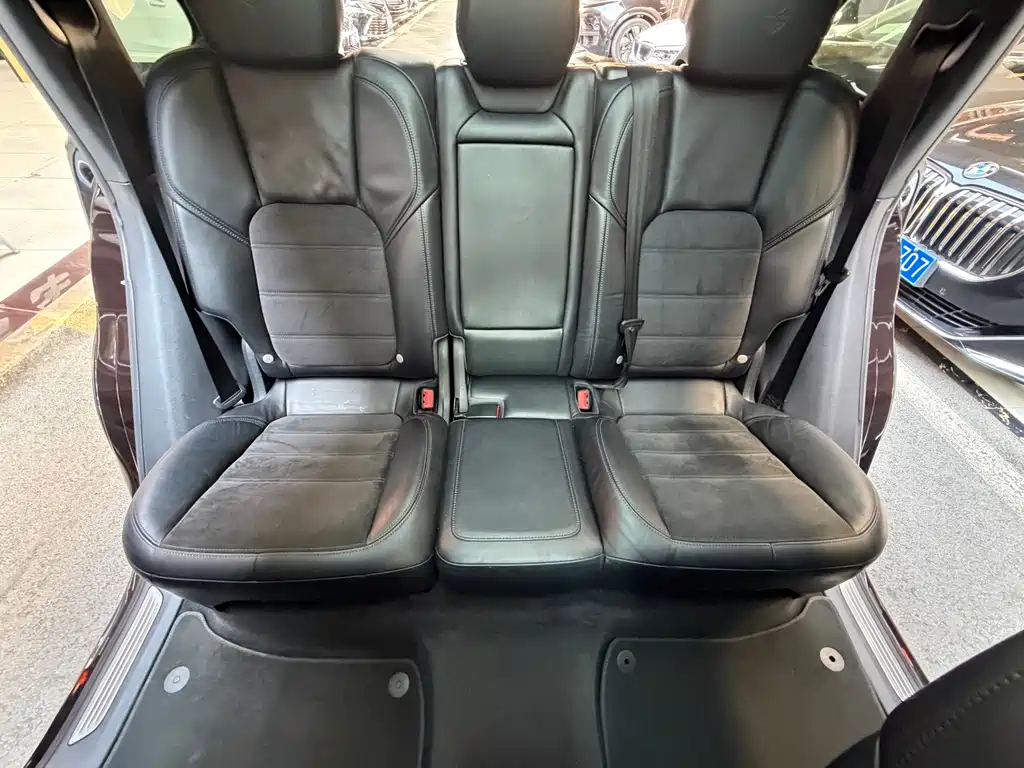 Porsche Cayenne — миниатюра 16