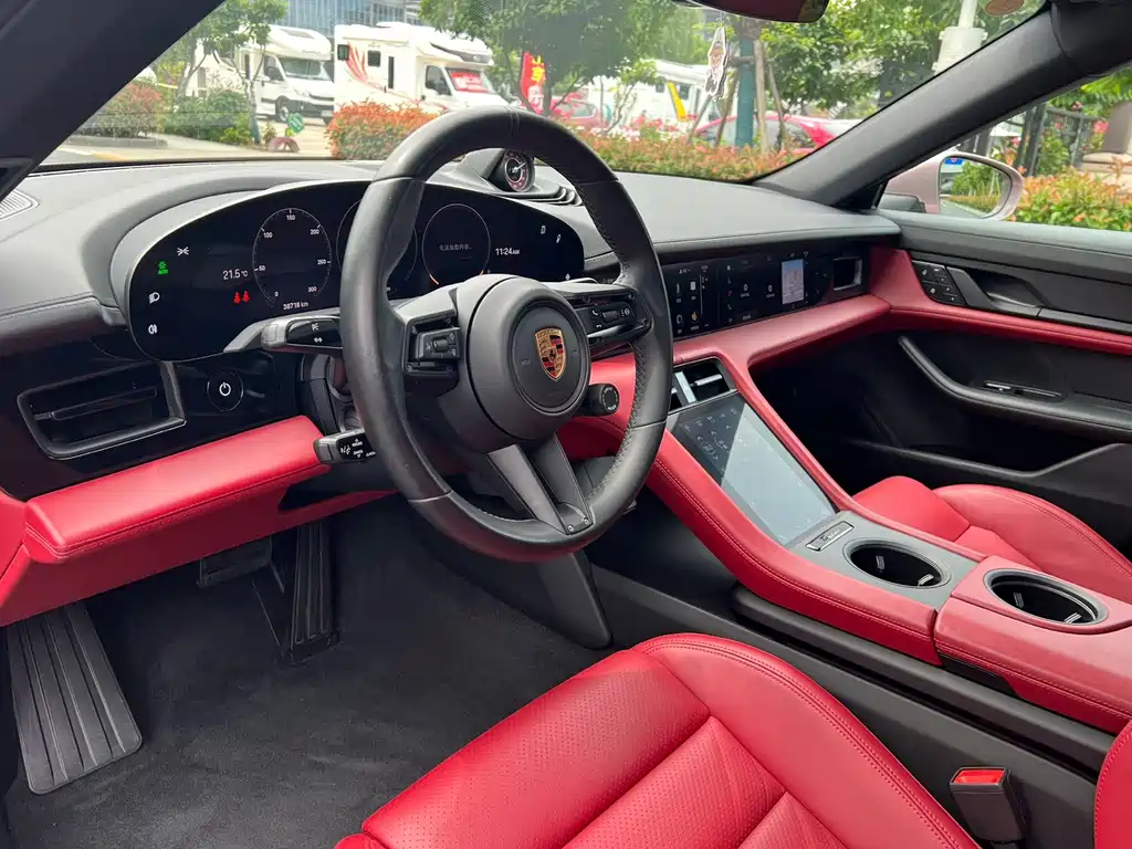 Porsche Taycan — миниатюра 4