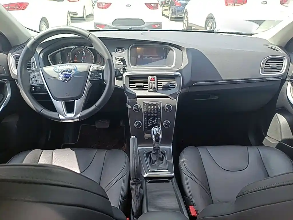 Volvo V40 — миниатюра 10