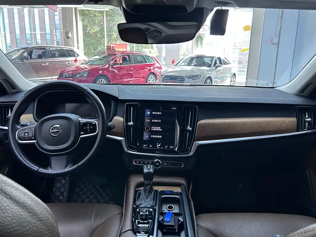 Volvo S90 — миниатюра 22