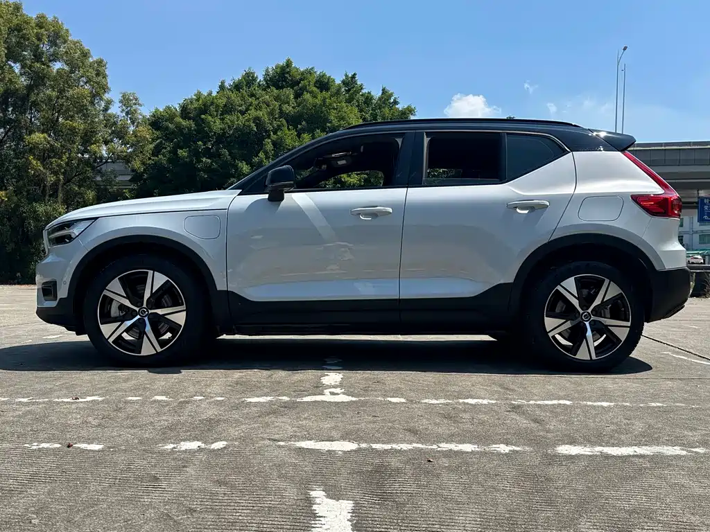 Volvo XC40 NEV — миниатюра 8