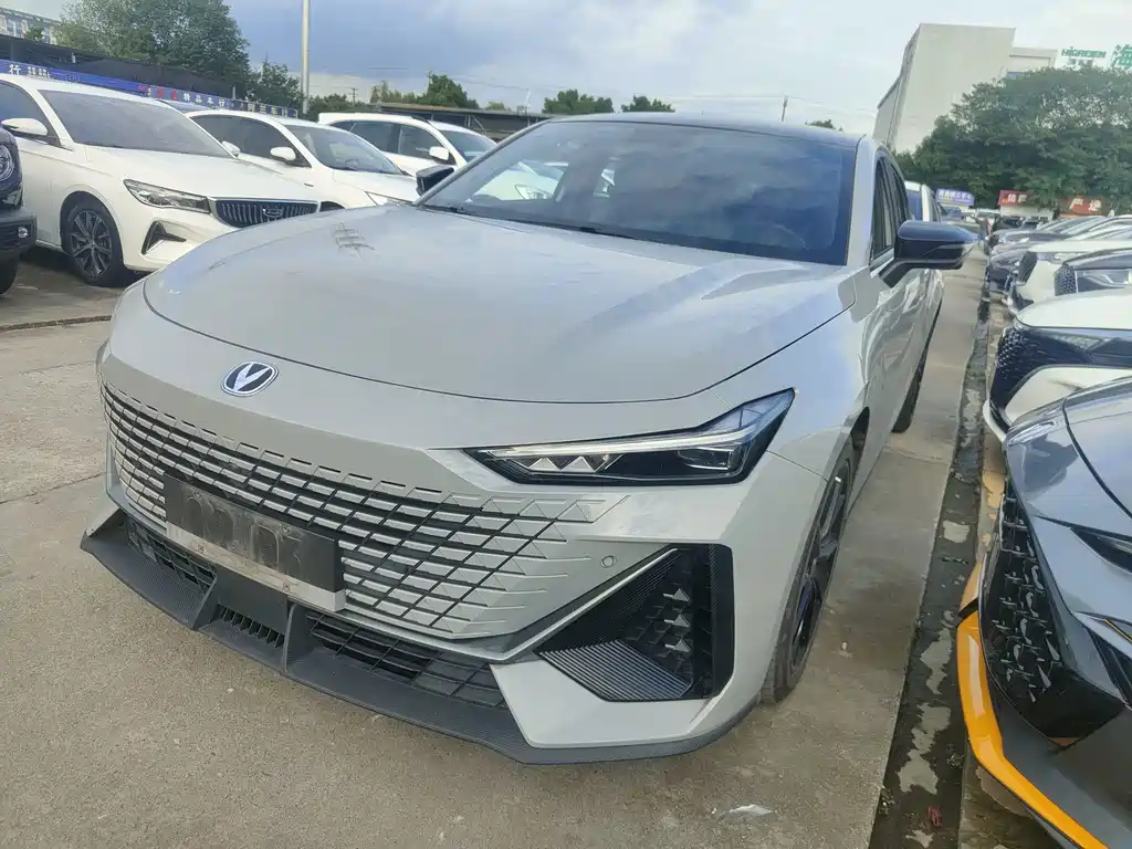 Changan UNI-V