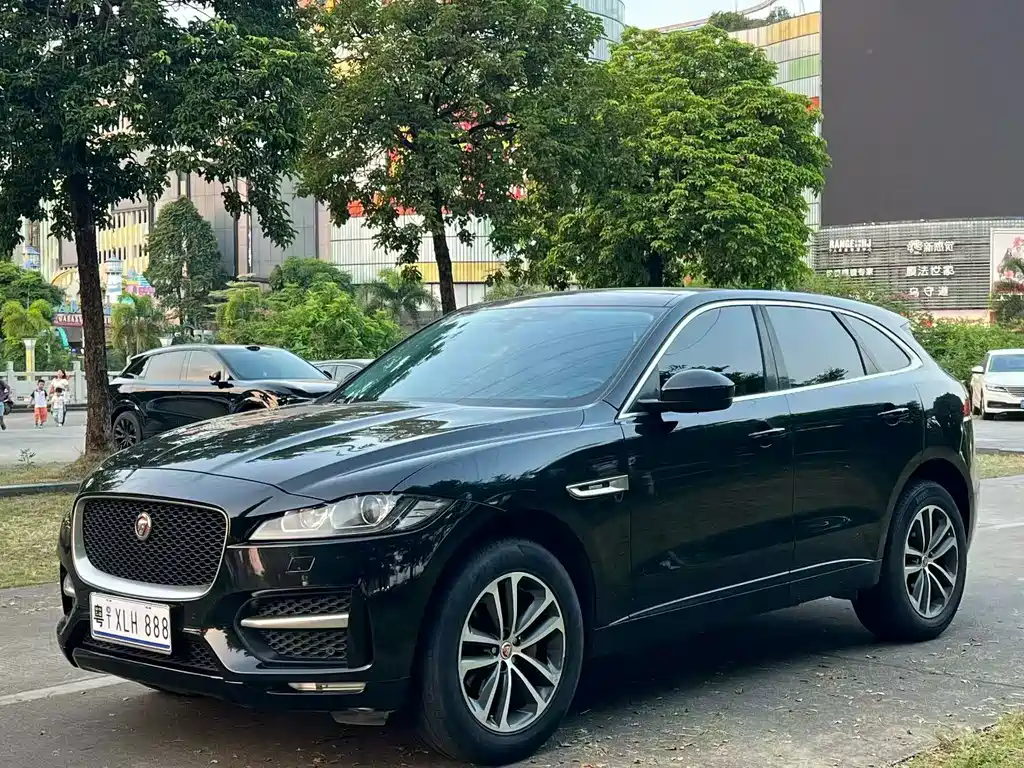 Jaguar F-PACE
