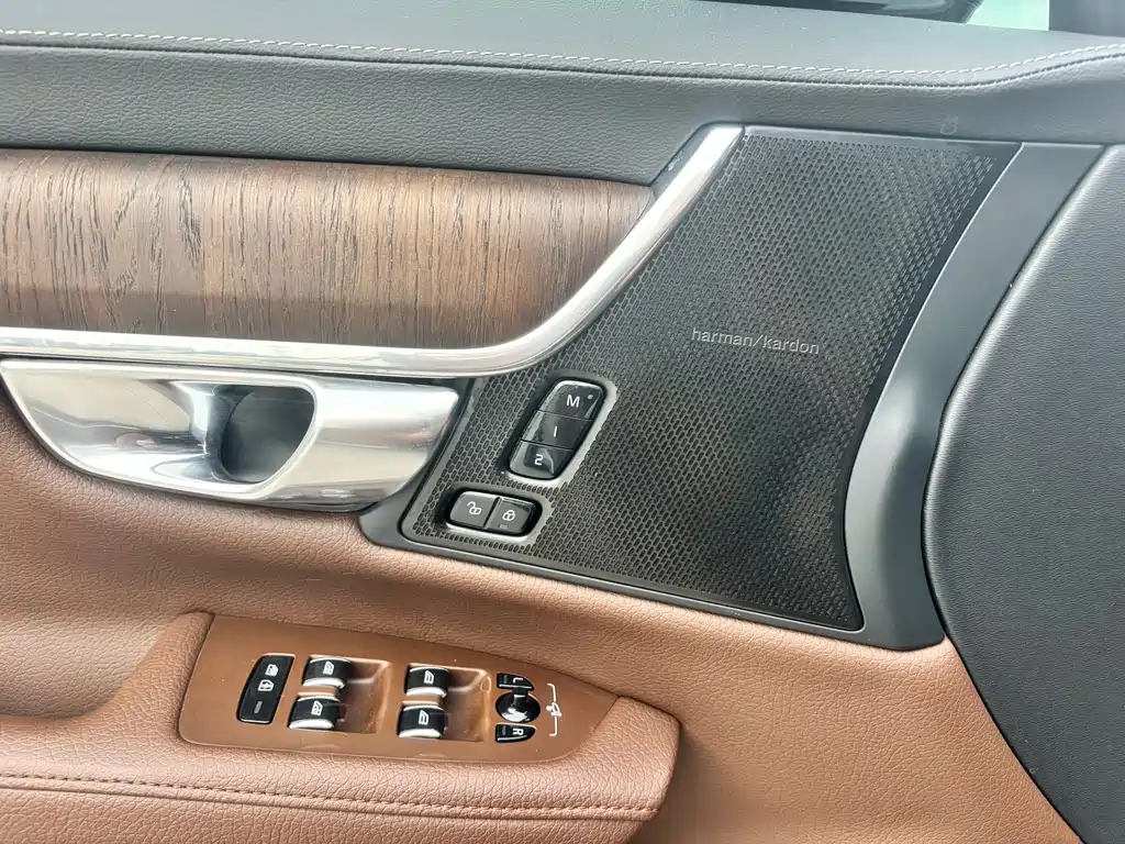 Volvo S90 — миниатюра 19