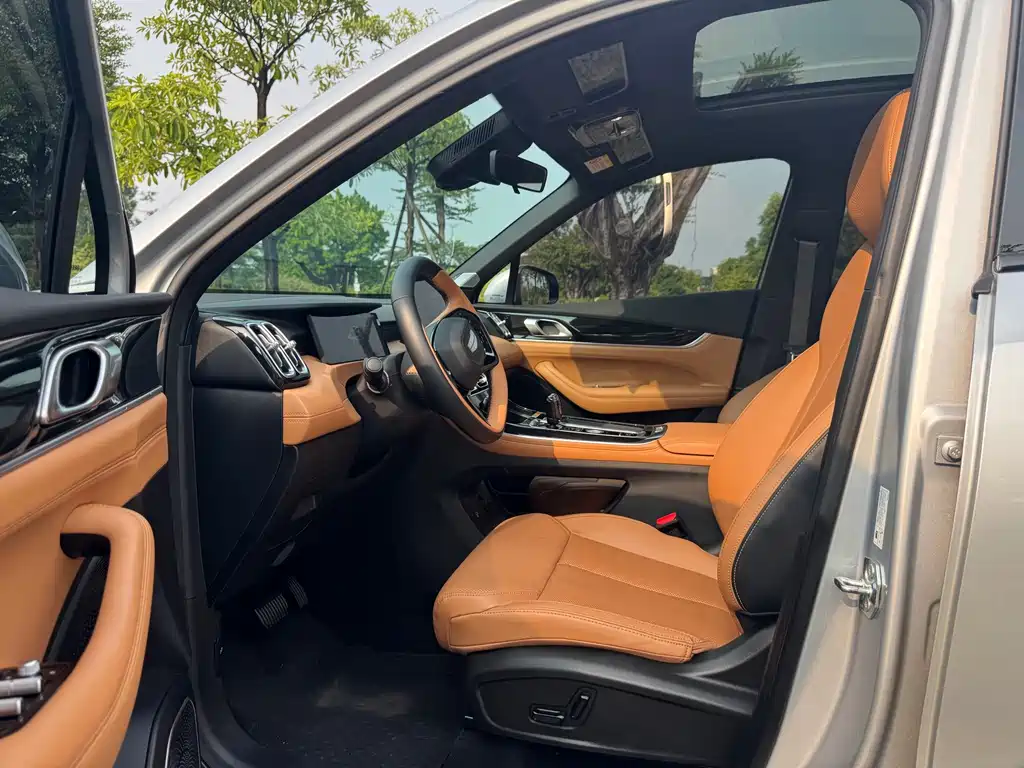Geely Boyue L — миниатюра 10