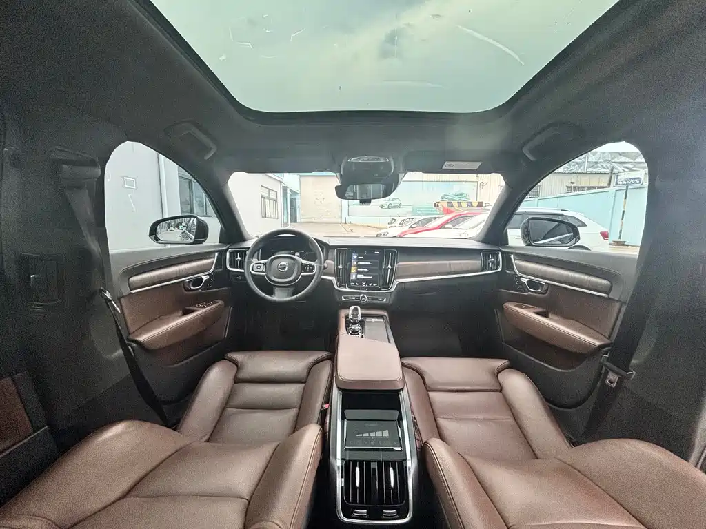Volvo S90 — миниатюра 17