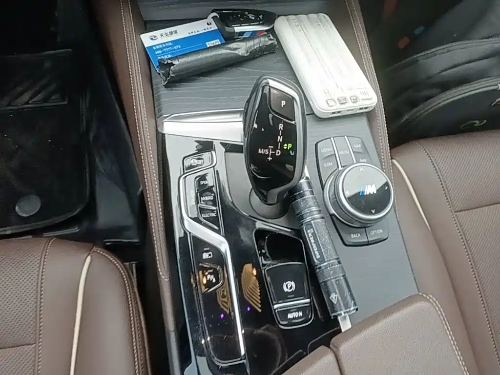 BMW 5 Series New Energy — миниатюра 14