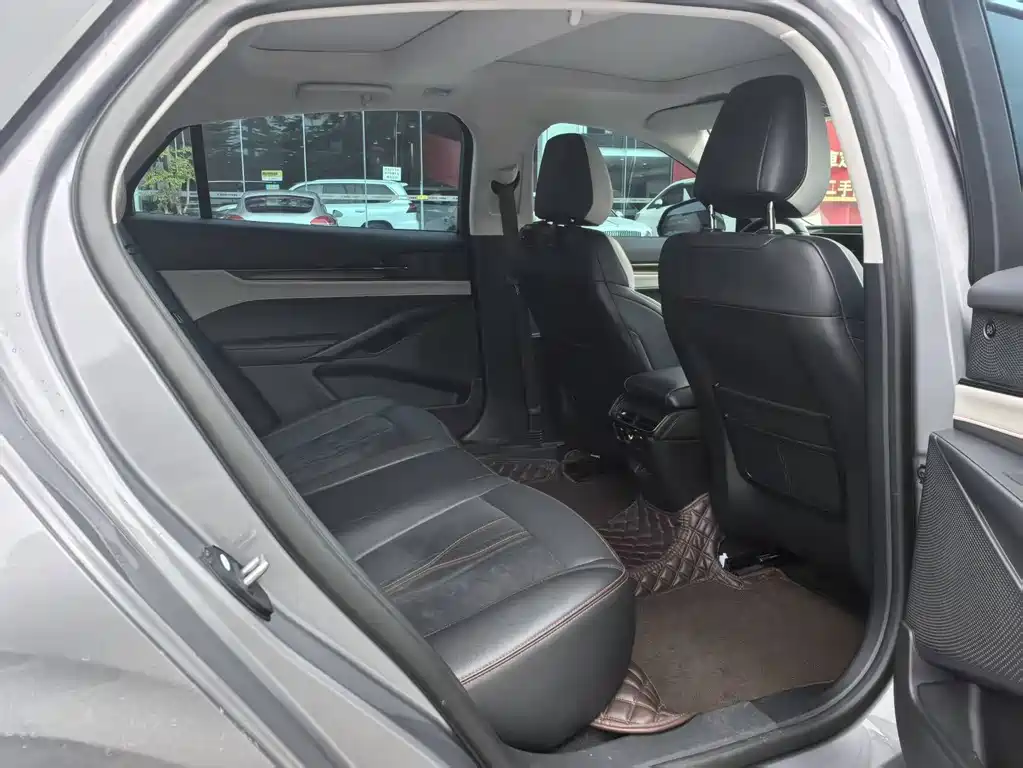 Ford Mondeo — миниатюра 10