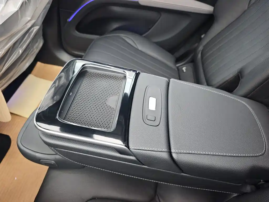 Mercedes-Benz EQS SUV — миниатюра 27