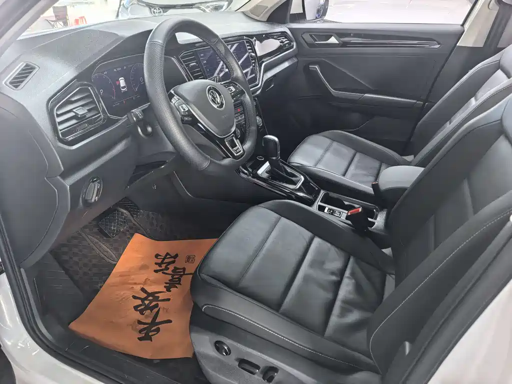 Volkswagen T-Roc 2022 280TSI DSG PLUS