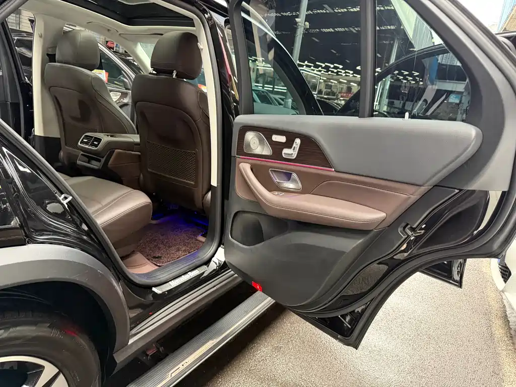 Mercedes-Benz GLE (Import) — миниатюра 21