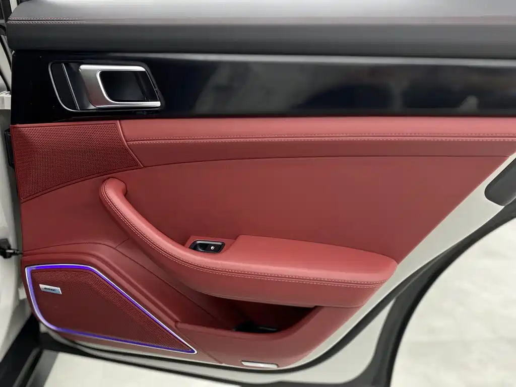Porsche Panamera — миниатюра 33