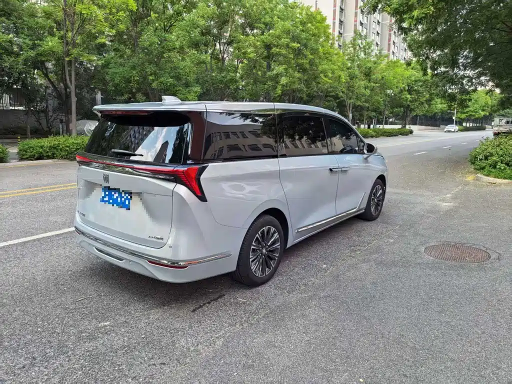 Buick GL8 — миниатюра 5