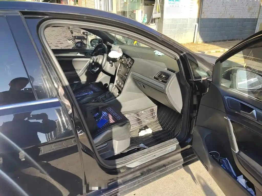 Volkswagen Golf — миниатюра 20