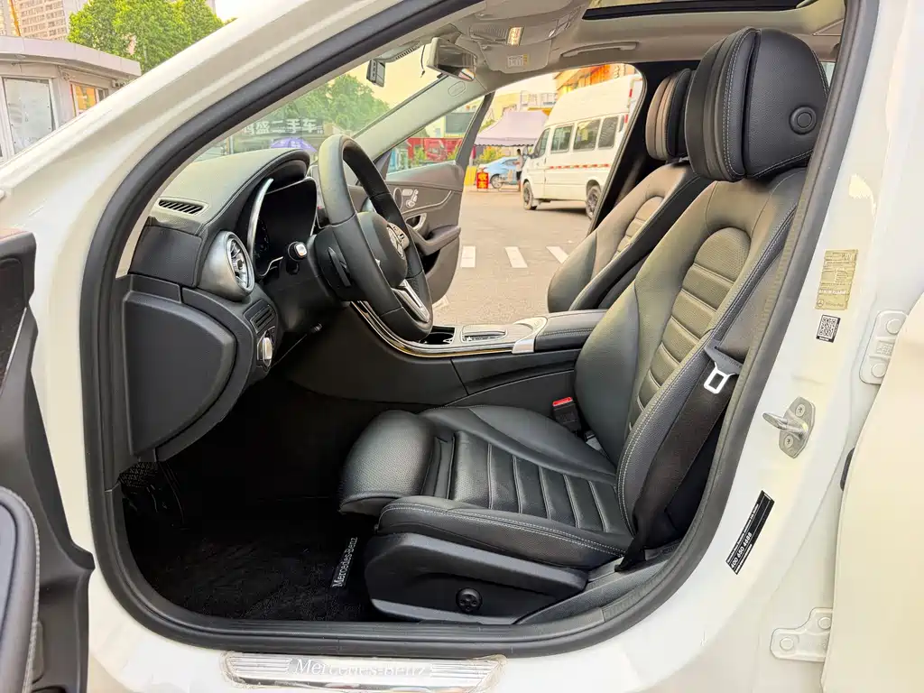 Mercedes-Benz C-Class — миниатюра 10