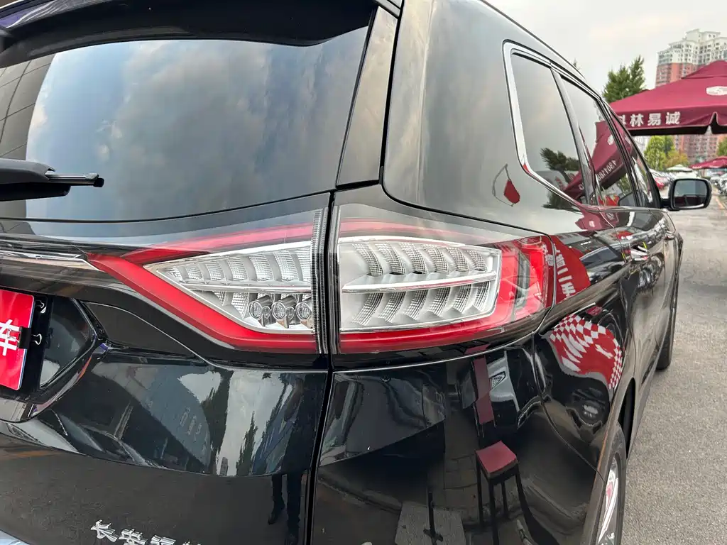 Ford Edge — миниатюра 7