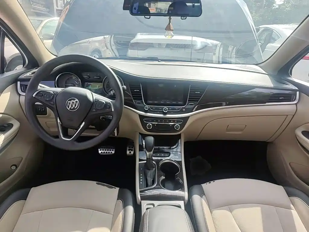 Buick Verano — миниатюра 10